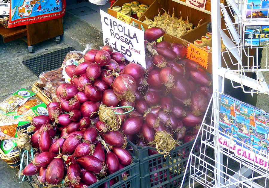 red onions red onions