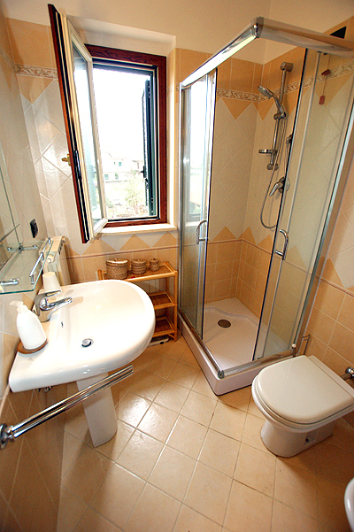 Gocce-bad-dusche
